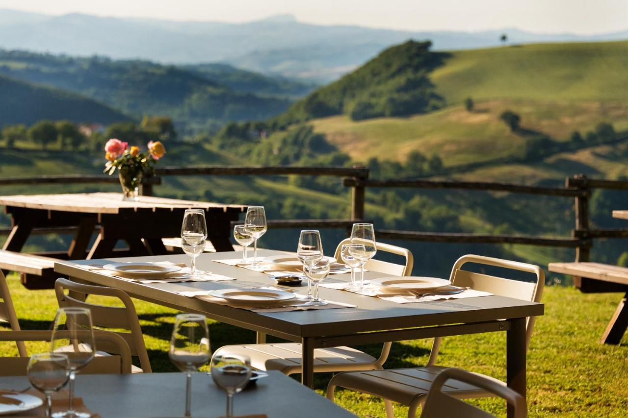 Agriturismo Girolomoni - Locanda Isola del Piano エクステリア 写真