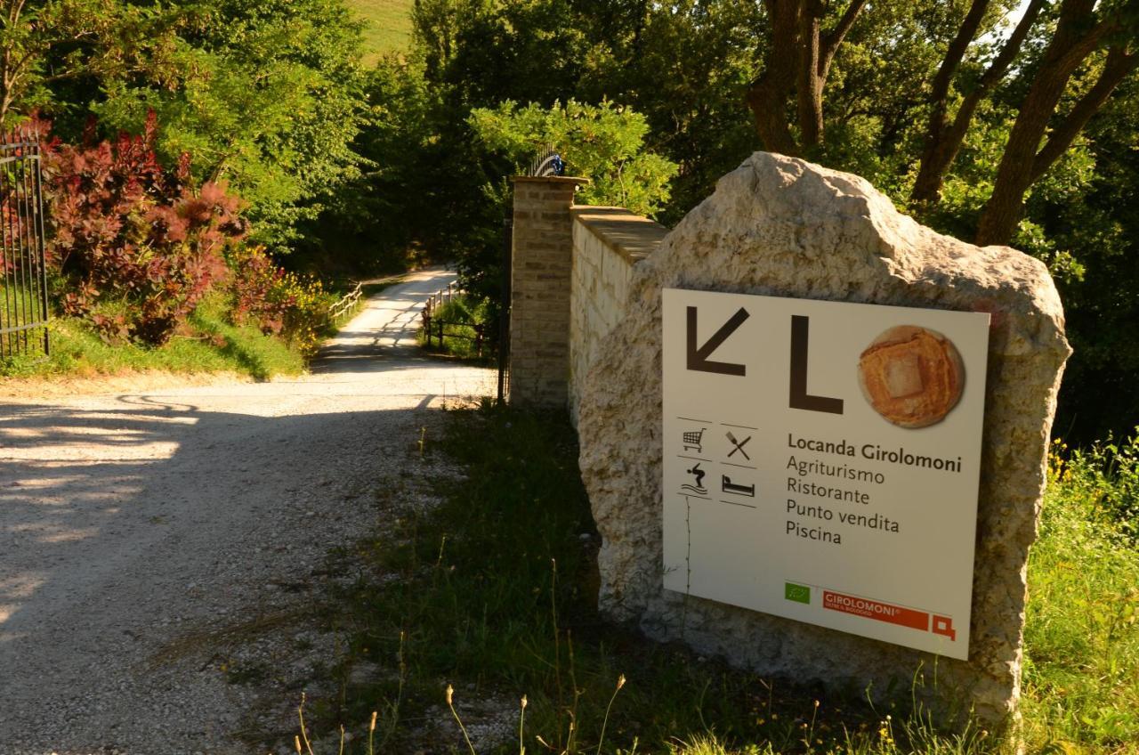 Agriturismo Girolomoni - Locanda Isola del Piano エクステリア 写真